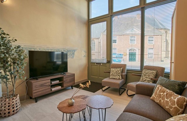 2 bedroom apartment near beach