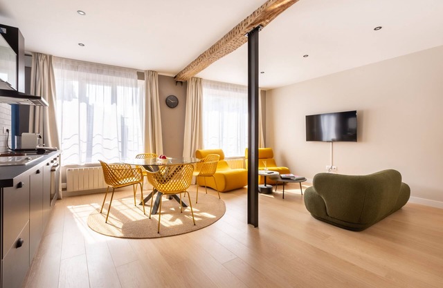 2 bedroom apartments, ideal for groups & families