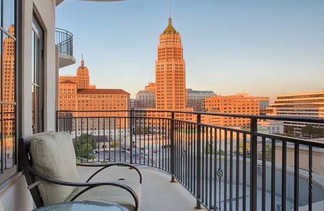 2 Bedroom at Wyndham La Cascada Resort - On the River Walk!