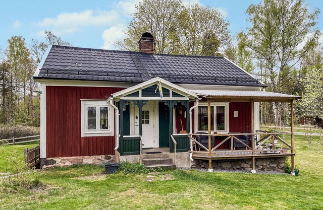 2 bedroom awesome home in Gislatorp