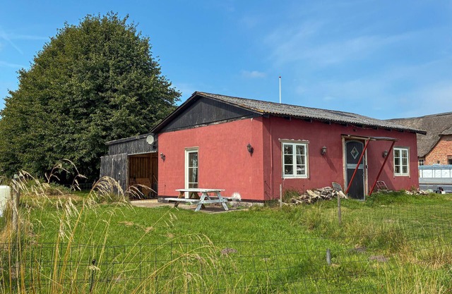 2 bedroom awesome home in Højer