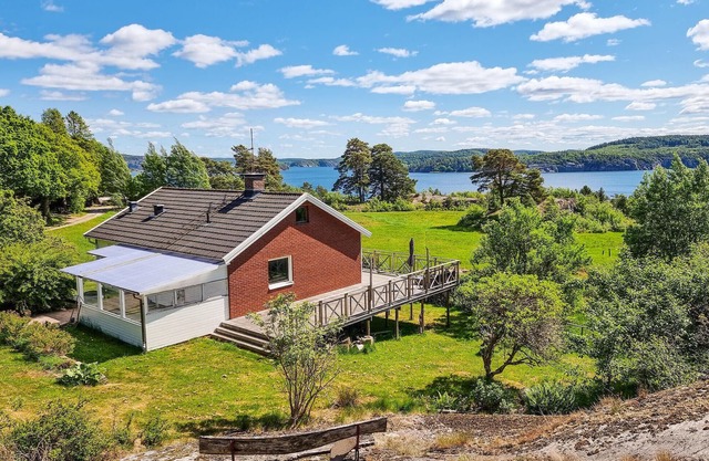 2 bedroom awesome home in Brastad