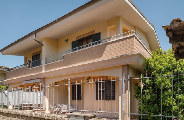 2 bedroom beautiful home in Monterosi