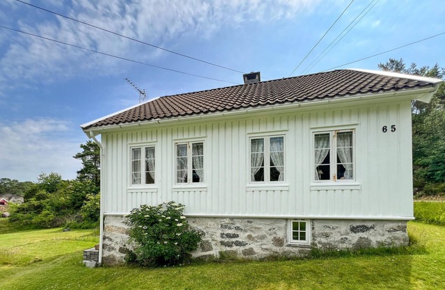 2 bedroom beautiful home in Høvåg