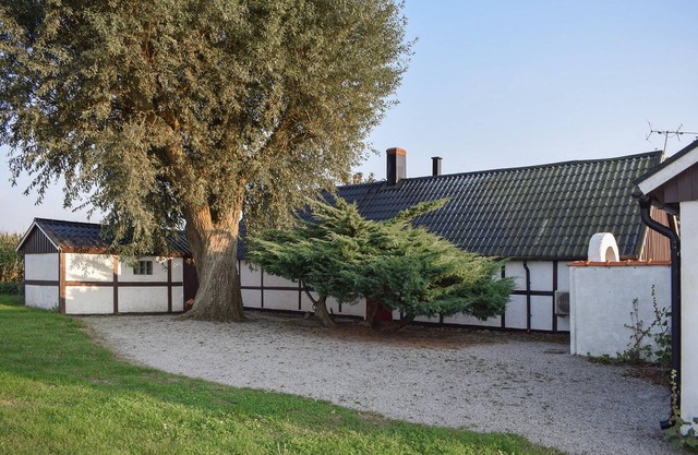 2 bedroom beautiful home in Glemmingbro