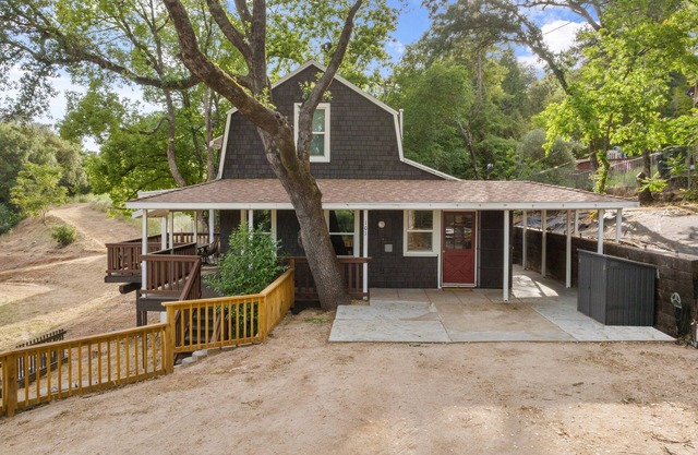 2 Bedroom Cabin in the Woods