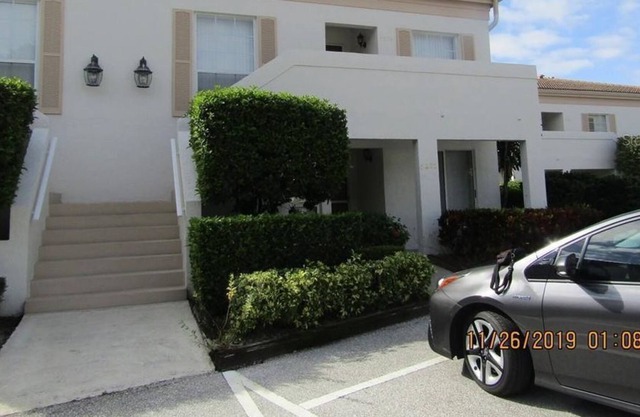 2 Bedroom Condo 95324 by Houzlet