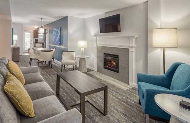 2 Bedroom Condo, Sleeps 6, Kitchen, Downtown Newport, at Wyndham Onshore Resort!