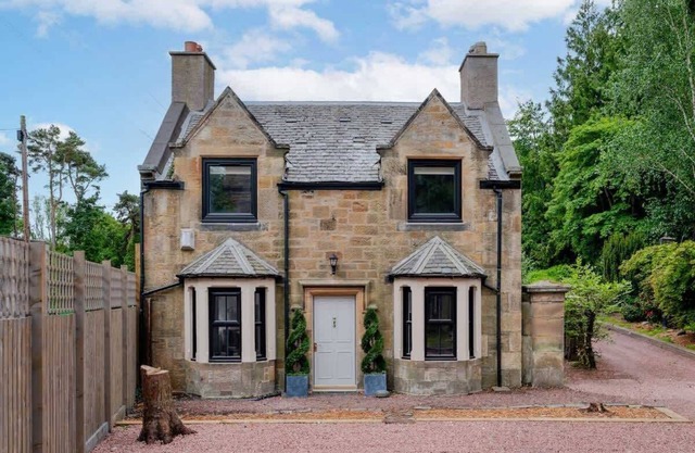 2 Bedroom Cottage-Hot Tub-Free Parking