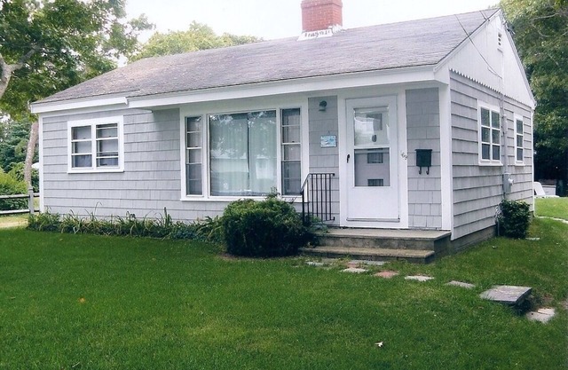 2 Bedroom Cottage in South Yarmouth - Walk 1,000' to the Beach