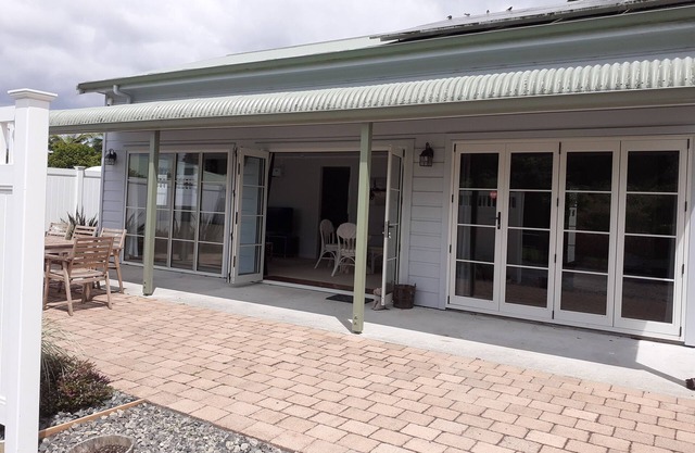 2 Bedroom cottage - walk to the newly opened Omanawa Falls lookout in Tauranga!