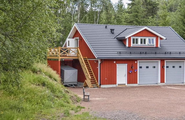 2 Bedroom Cozy Apartment In Årjäng