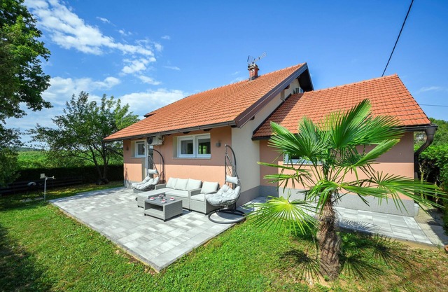 2 bedroom cozy home in Duga Resa