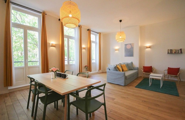 2-bedroom flat + private car park.