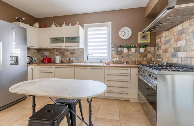 2 bedroom accommodation in Jonquières St Vincent