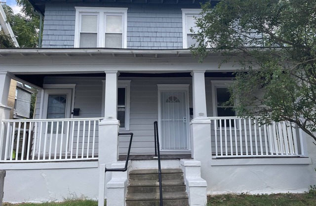 2 Bedroom Fully Furnished, Pets Welcomed, W/D in unit, private parking,