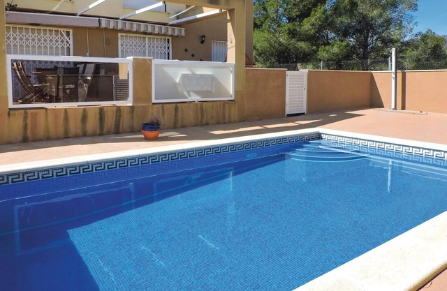 2 bedroom gorgeous home in Miami Platja