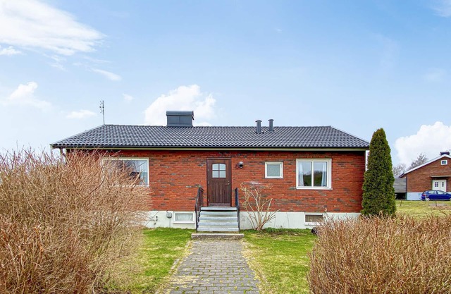 2 bedroom gorgeous home in Tanumshede