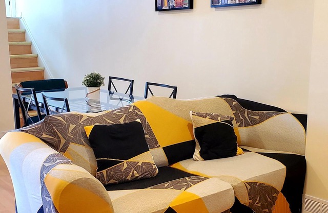 2-bedroom guest suite at YorkU+parking near subway