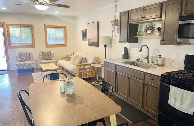 2 Bedroom Hideaway with private patio. Pet friendly!