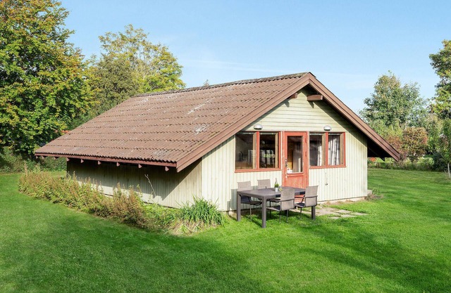 2 bedroom lovely home in Kirke Hyllinge