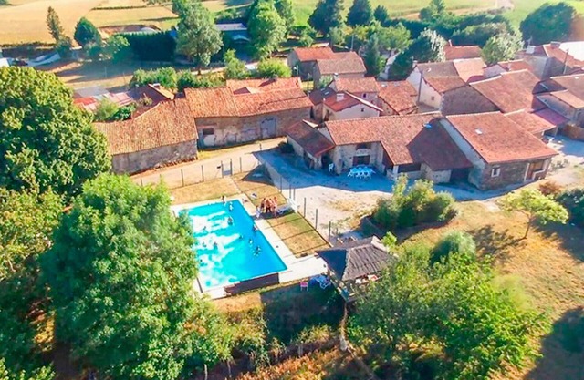 2 bedroom lovely home in Bussière-Badil