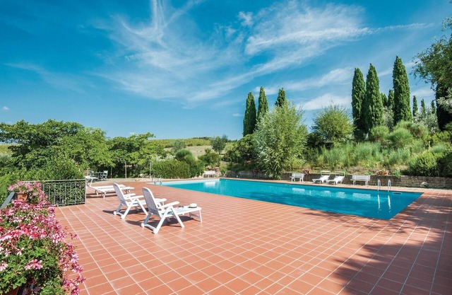 2 bedroom lovely home in Trequanda SI