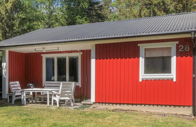 2 bedroom lovely home in Löderup