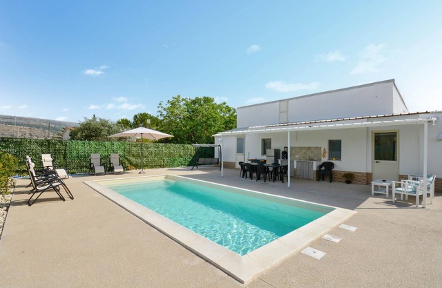 2 bedroom lovely home in Comiso