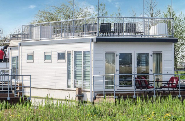 2 bedroom luxurious ship in Aalsmeer