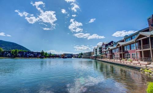 2 Bedroom Montezuma Condo At Lakeside Village - Shuttle To Slopes!