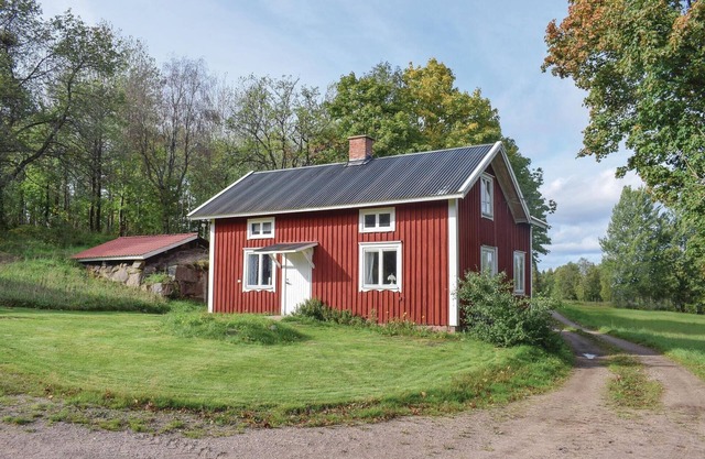 2 bedroom nice home in åsenhöga