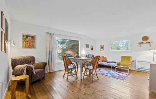 2 Bedroom Pet Friendly Home In Melby