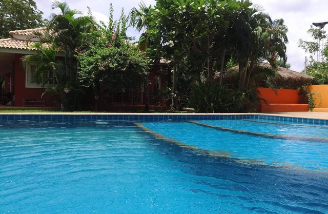 2 Bedroom Pool House, Car Service