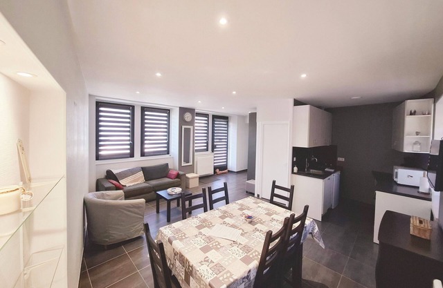2 bedroom private vacation home in damery