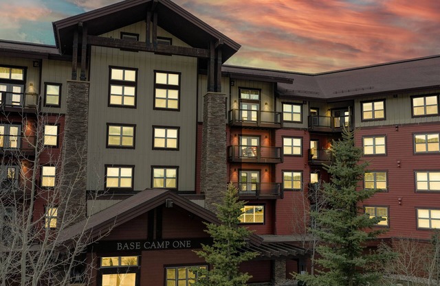 2-Bedroom Ski-In/Ski-Out Condo in Granby Ranch - Your Perfect Mountain Retreat!