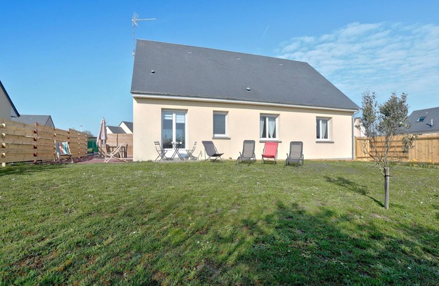 2 bedroom stunning home in Créances