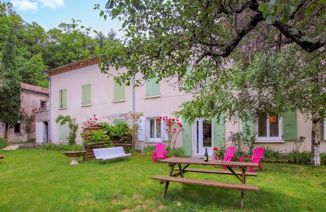 2 bedroom stunning home in Burzet