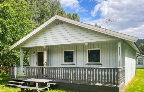2 Bedroom Stunning Home In Dovre