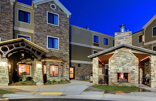 2 Bedroom Suite Close to Salt Palace Convention Center! Free Breakfast Buffet. Pool, Hot Tub & Waterslide Access.