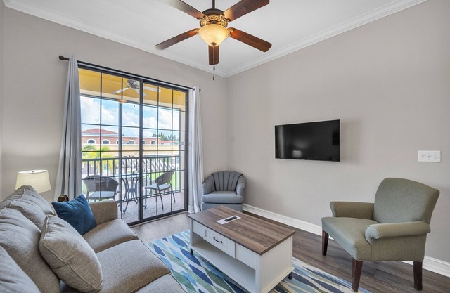 2 bedroom Tampa Condo at Private Golf Course by RedAwning