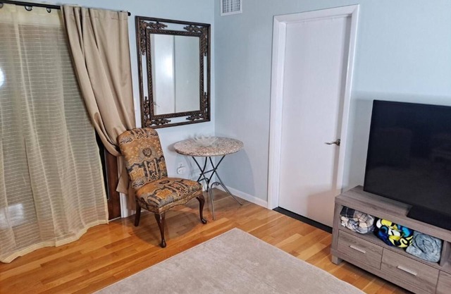 2 Bedroom Waterfront Apartment. Peaceful, Friendly NYC Location.n