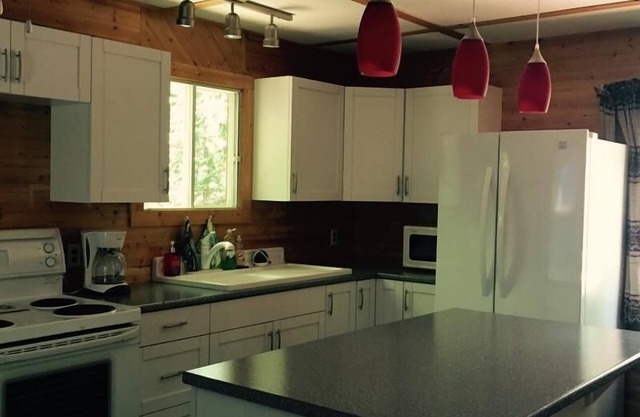 2 bedroom waterfront on St John River, Washademoak Lake, Big Cove.