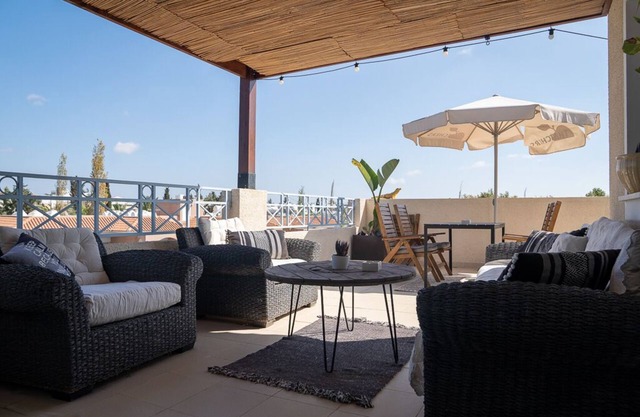2 Bedroom West Park Court Penthouse with Pool