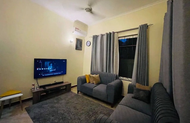 2 Bedrooms Cozy Apartment Wi-Fi Hot Shower Netflix