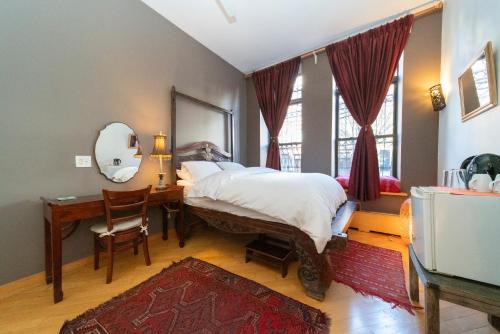 2 bedrooms with one private bathroom in lovely home