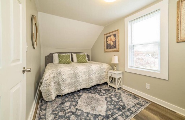2 beds, trailer parking, direct snow & ATV trail access