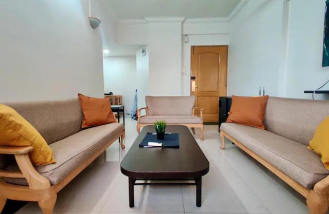 2 BHK cozy apartment w/Netflix and wifi in Bandra