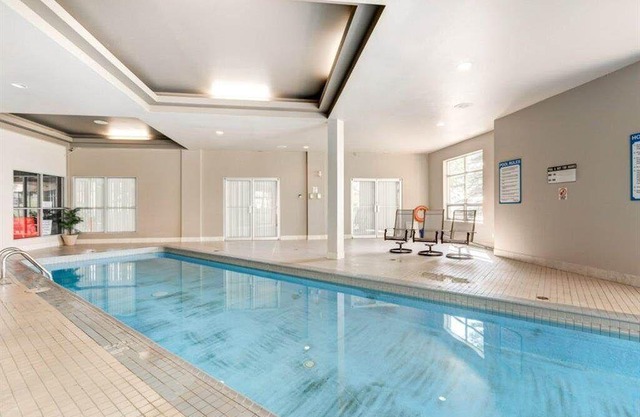 2 BR, 2 BA Newly Renovated Condo with Pool