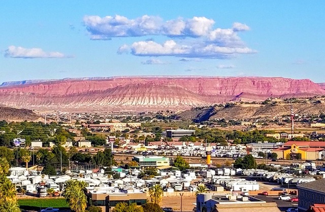 2 BR CONDO in the heart of St George! INCREDIBLE VIEWS, all the way to Zion!